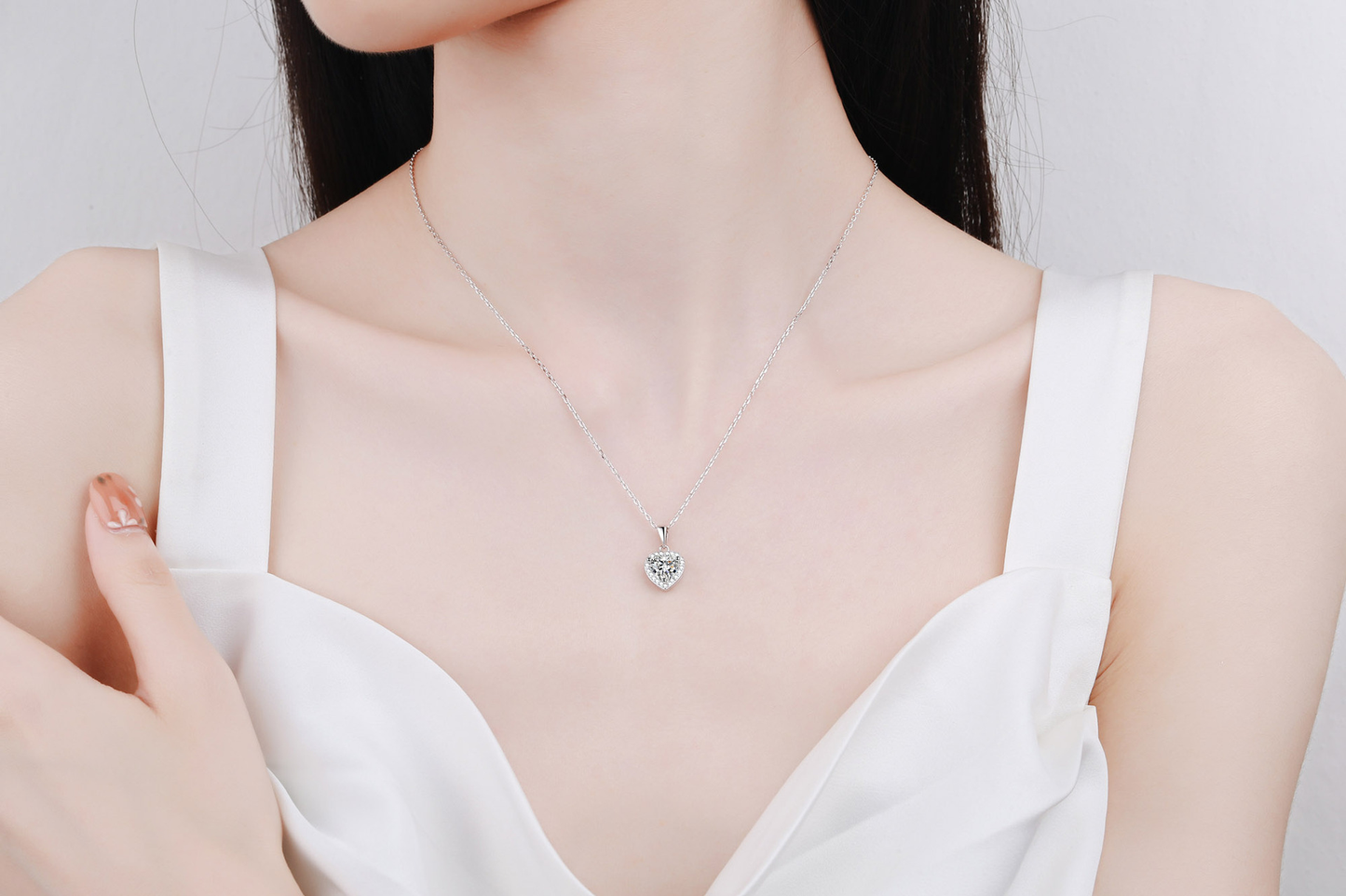 925 Sterling Silver Heart Moissanite Halo Pendant Necklace