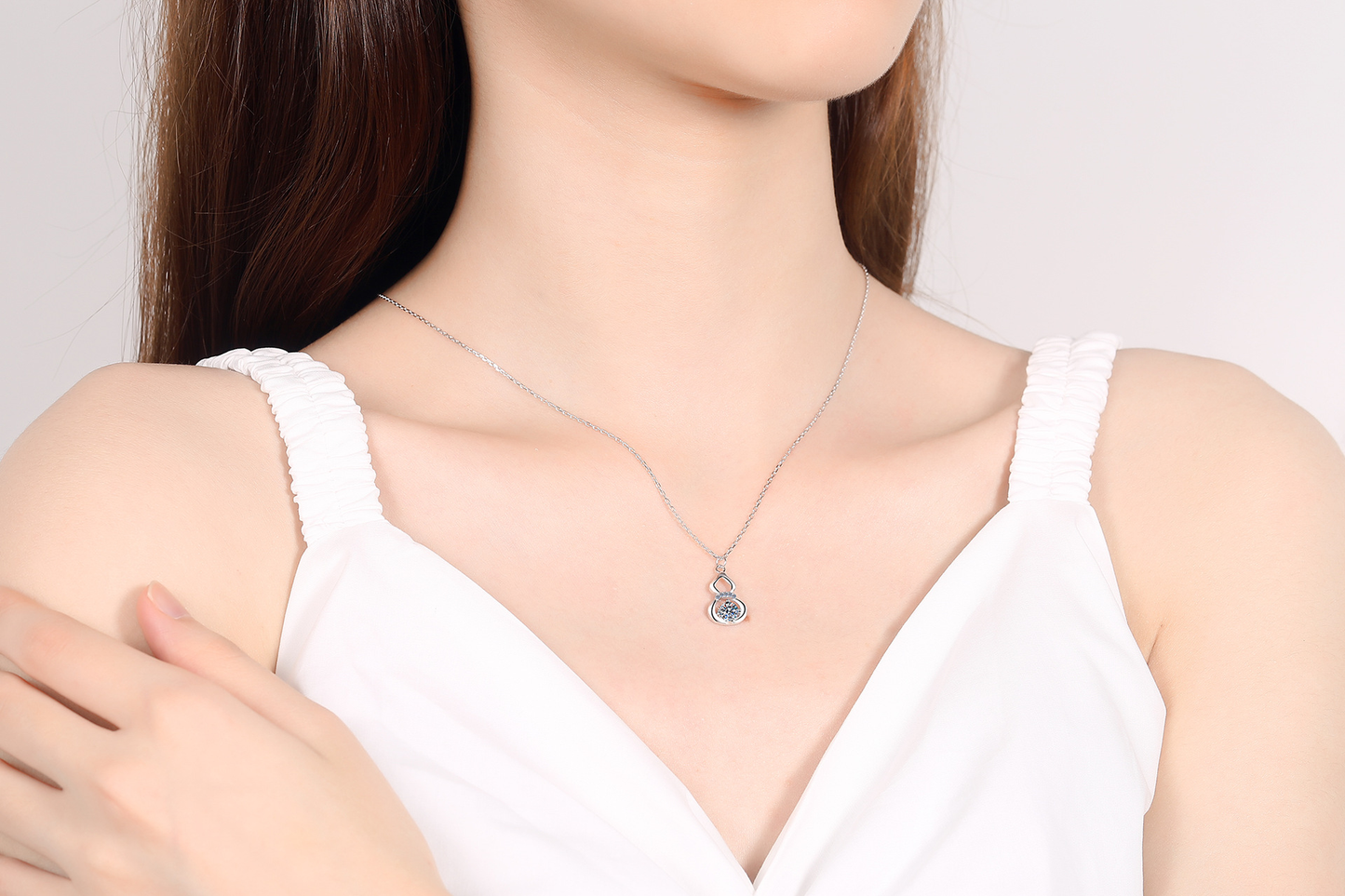 925 Sterling Silber Moissanit Glückszahl Halskette