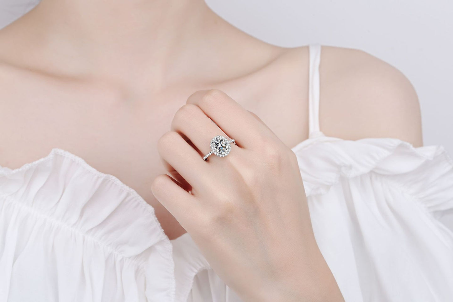 925 Sterling Silver Oval Moissanite Halo Ring
