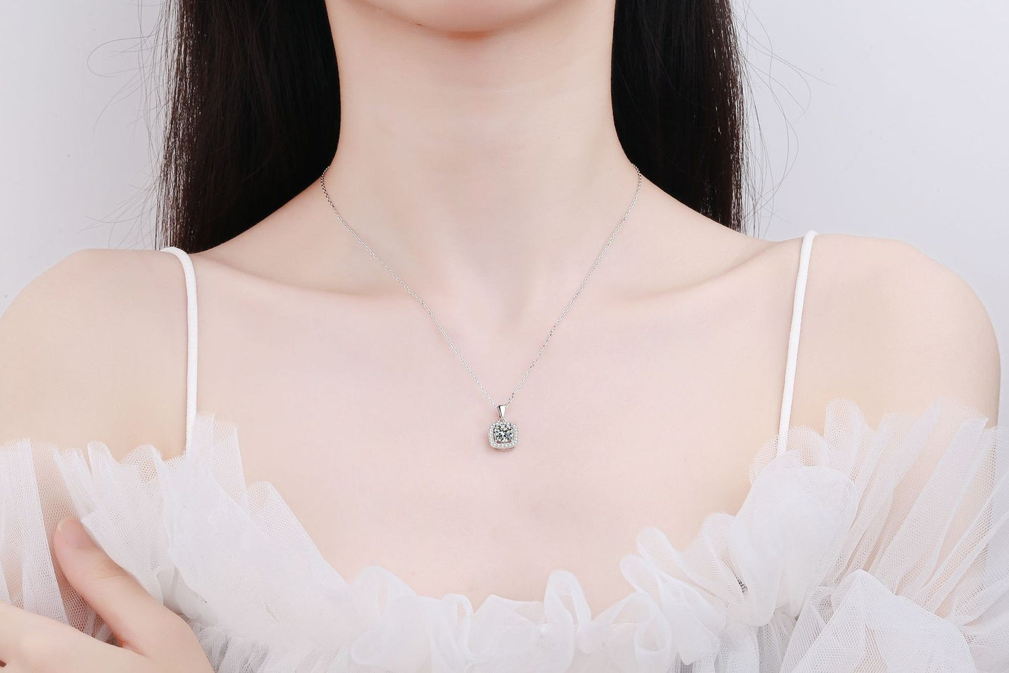 925 Sterling Silver Round Moissanite Halo Pendant Necklace
