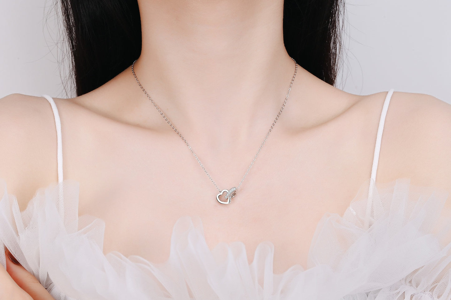 925 Sterling Silver Moissanite Link Hearts Necklace