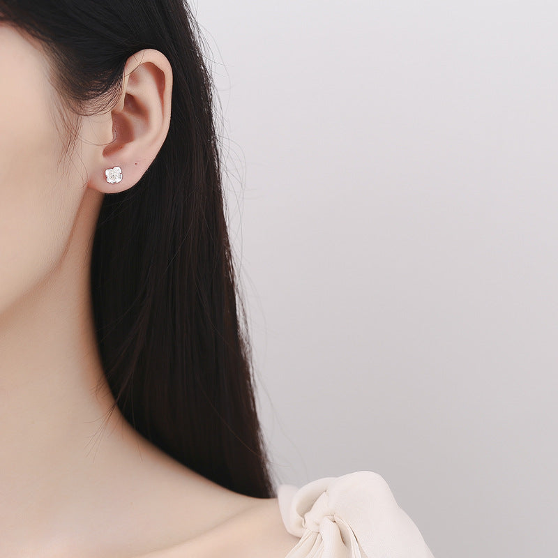 925 Sterling Silver Flower Screwed Earrings
