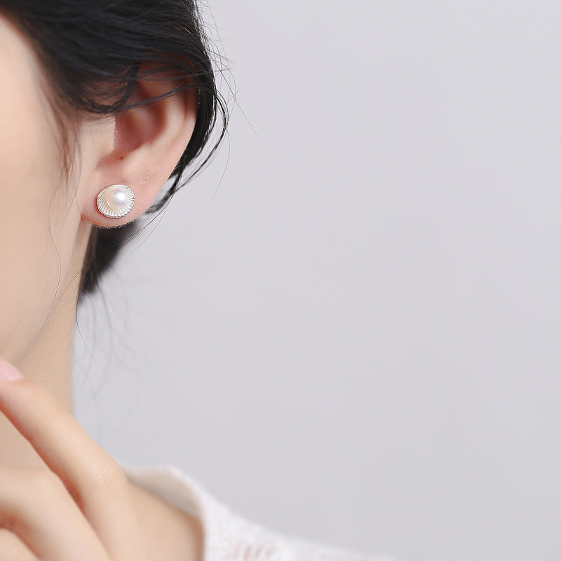925 Sterling Silver Pearl Screwed Earrings
