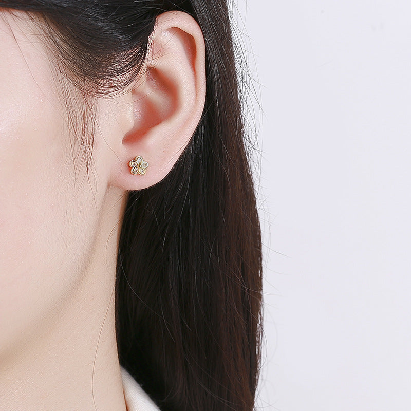 925 Sterling Silver Flower Screwed Earrings