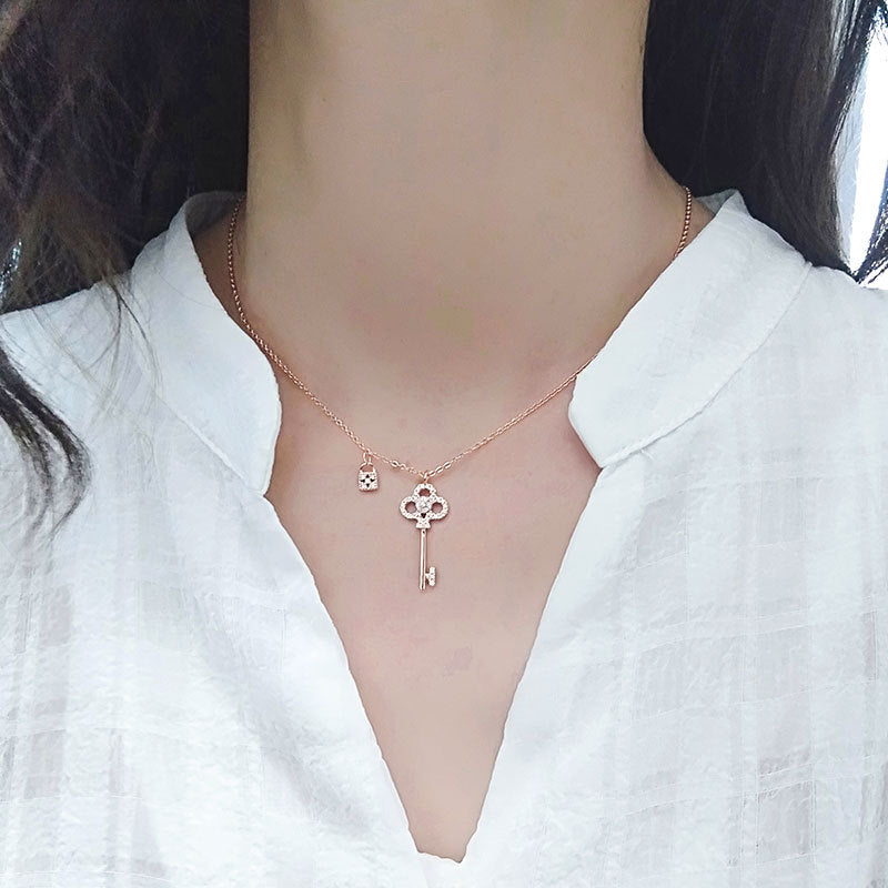 925 Sterling Silver Fashion Key Pendant Necklace