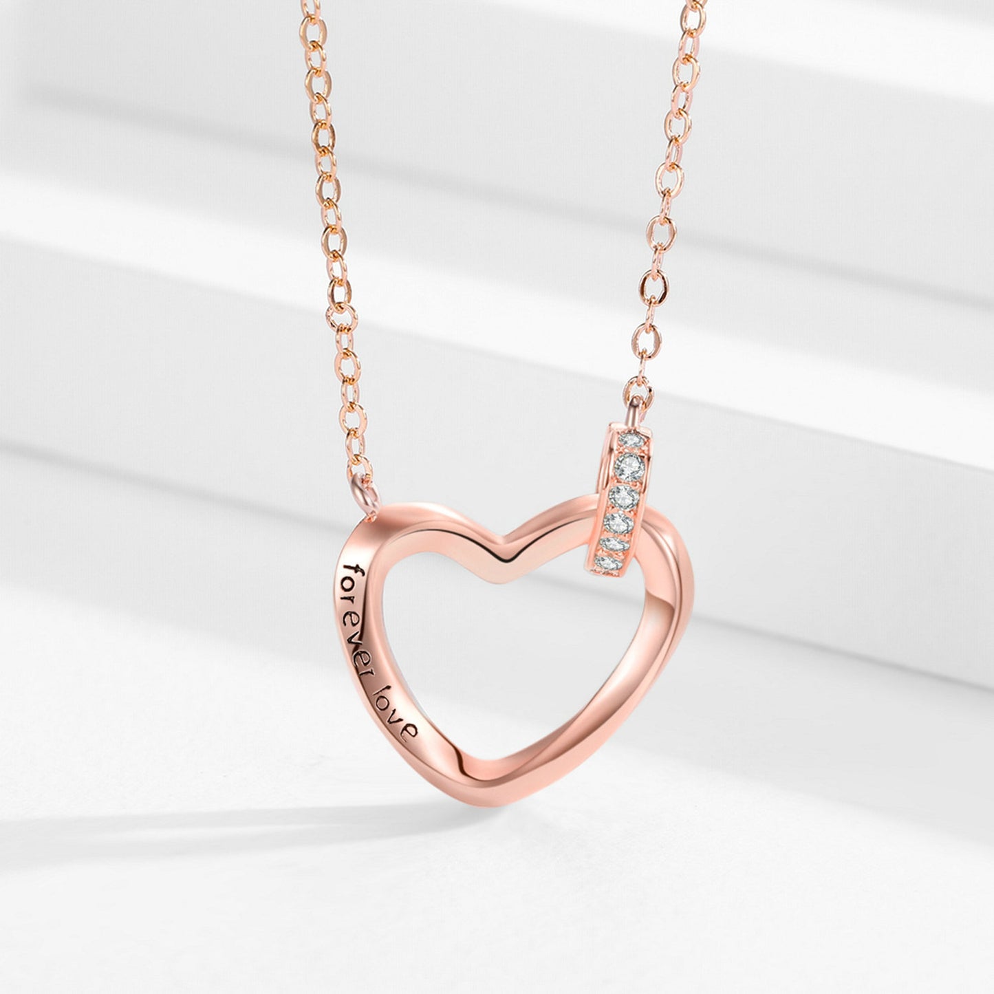 Timeless Heart Necklace for Women – Elegant Minimalist Luxury Jewelry, Symbol of Eternal Love