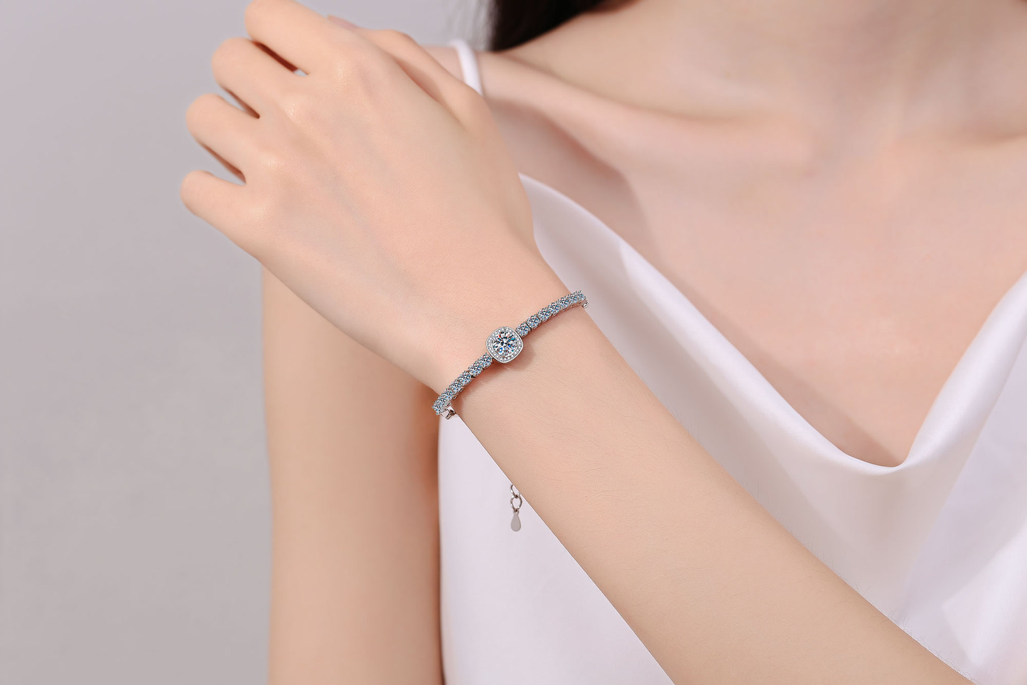 Pulsera de lujo con extensión de moissanita en plata de ley 925 para mujeres y niñas.