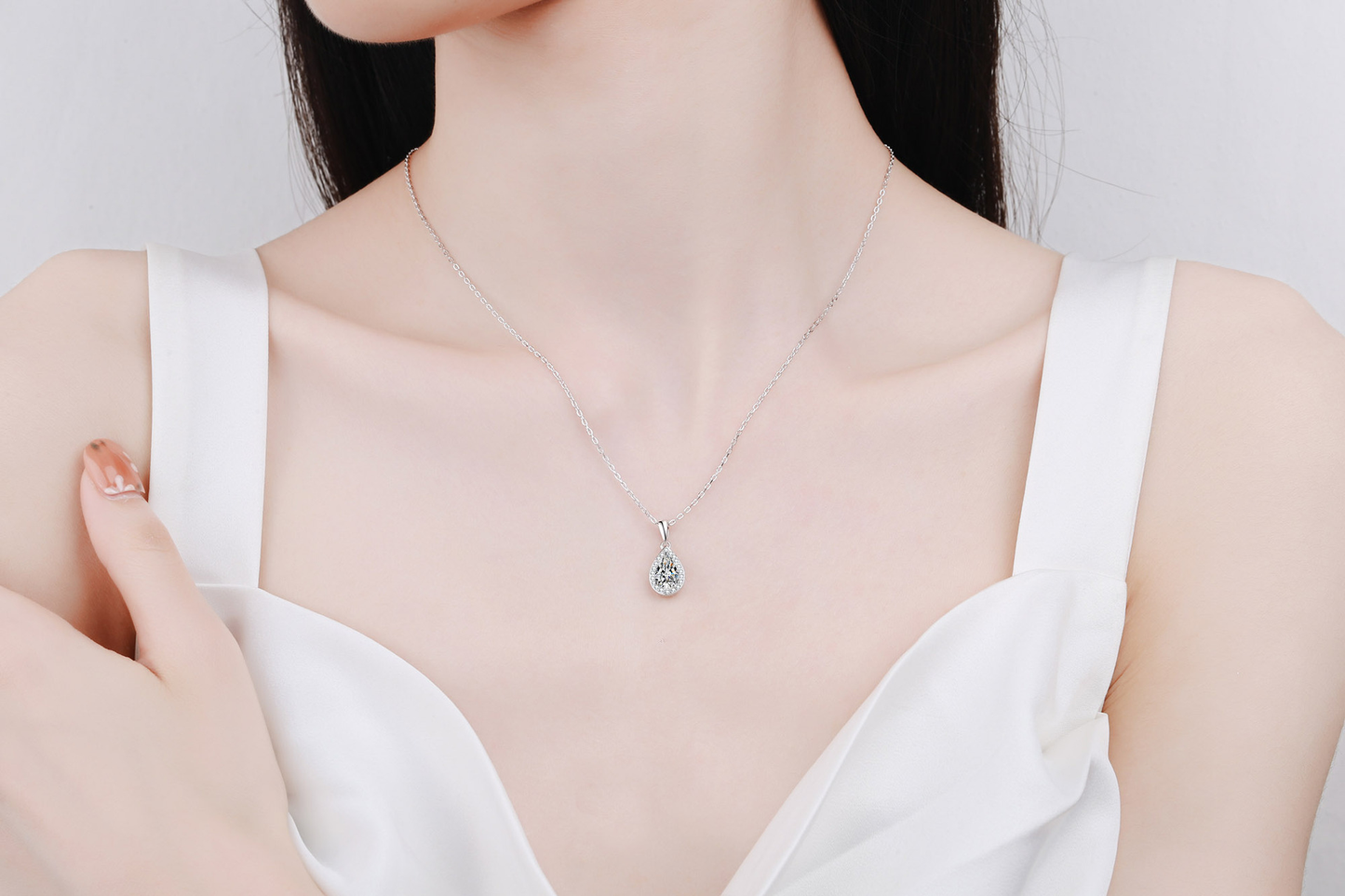 925 Sterling Silver 1ct Pear Cut Moissanite Necklace