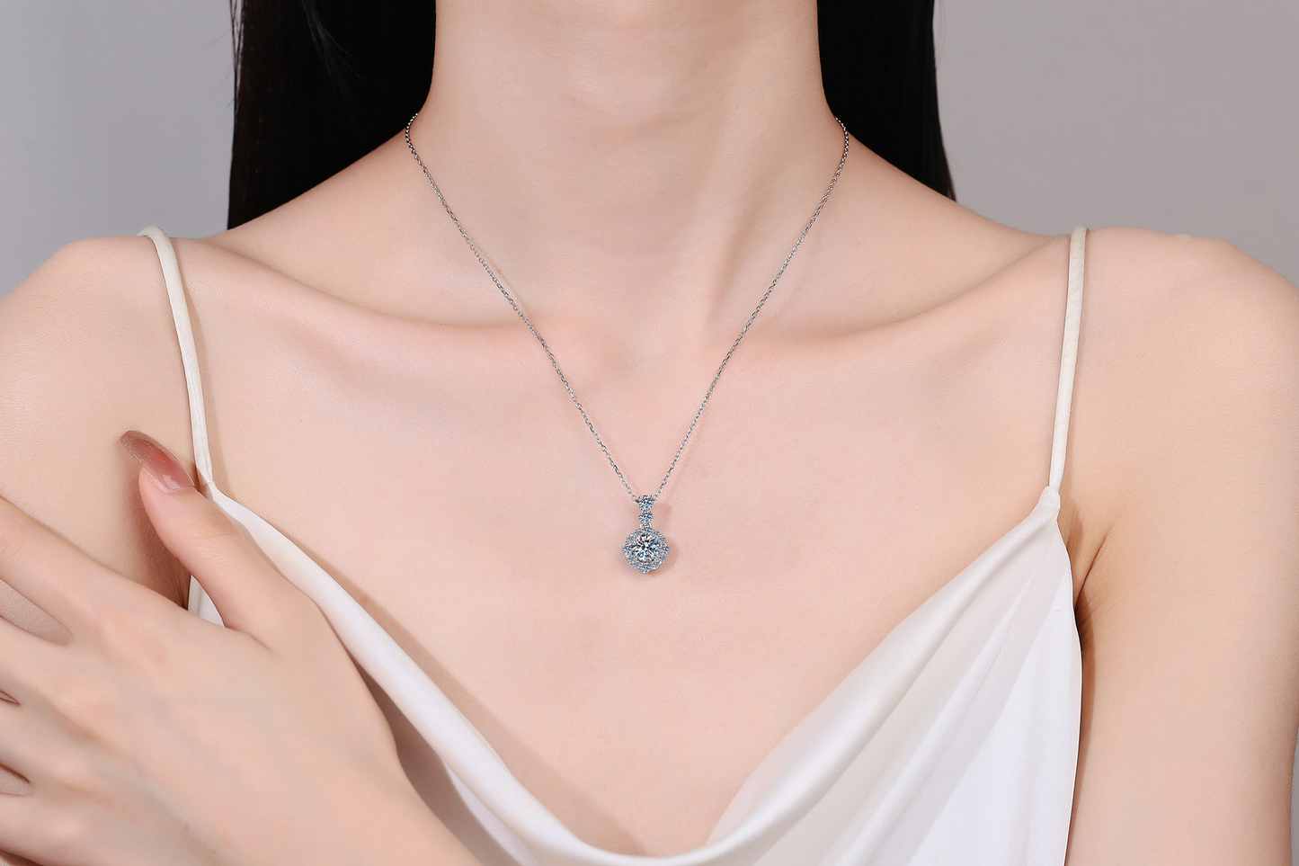 925 Sterling Silver Round Luxury Moissanite Necklace