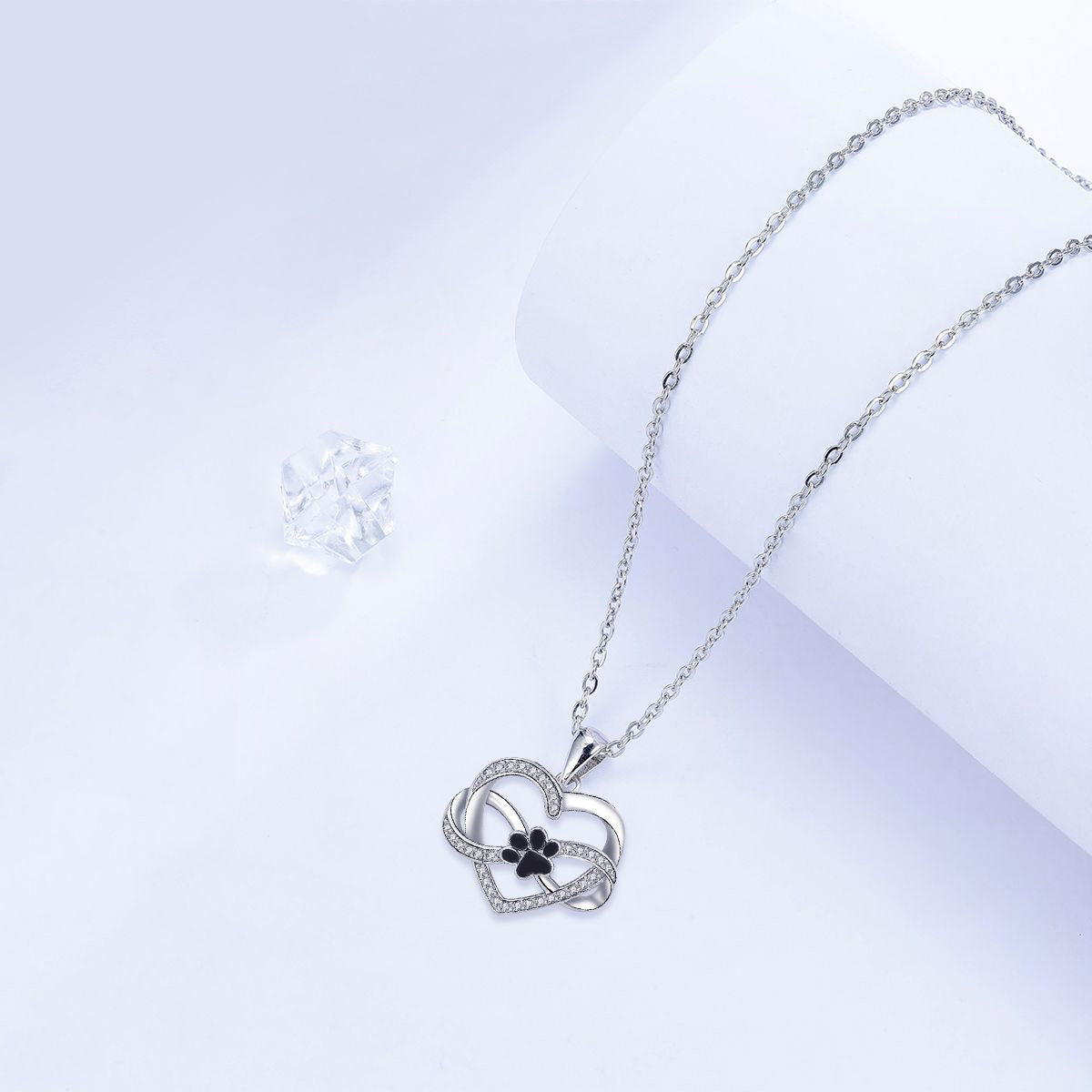 Collar con colgante de corazón infinito de cobre chapado en plata y oro rosa para mujer