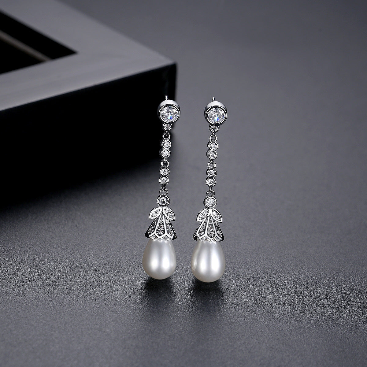 Copper With Silver Plated Fashion Pearl Jewelry Earrings