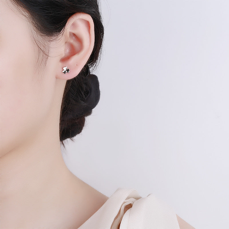 925 Sterling Silver Flower Screwed Earrings