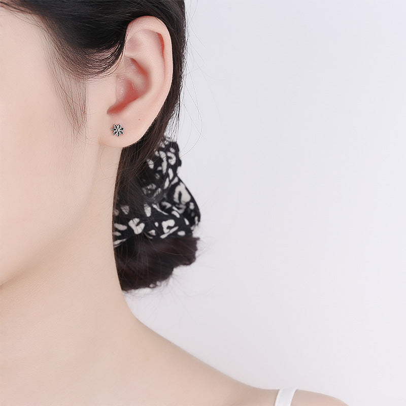925 Sterling Silver Flower Screwed Earrings